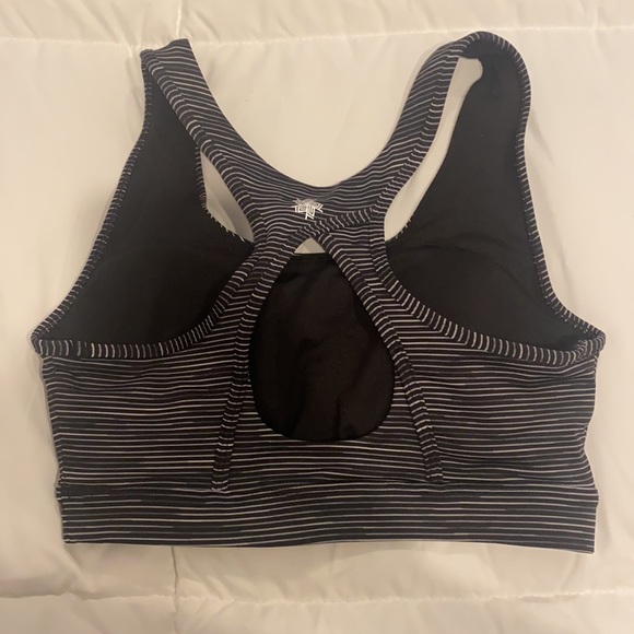 Women’s Sports Bra - Picture 2 of 4